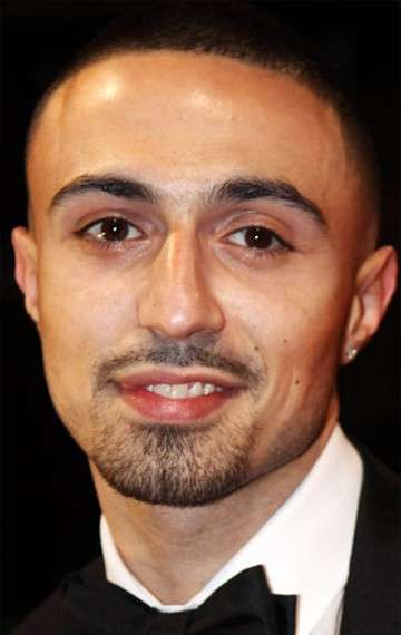 Актер Адам Дикон