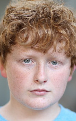 Актер Логан МакХью