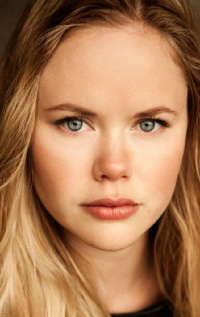 Актер Emily Gruhl