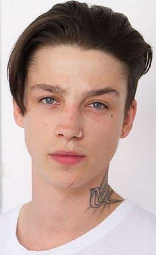 Актер Эш Стаймест