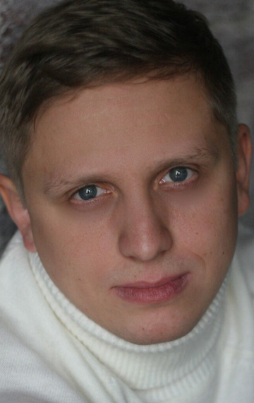 Актер Евгений Казанцев