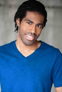 Актер Кеннет Холли