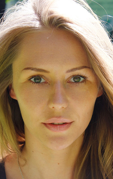 Актер Оксана Сырцова