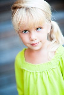 Актер Кинли Смит