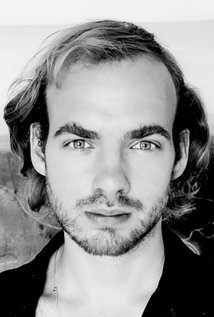 Актер Дэниэл Баркер