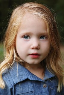 Актер Эннистон Прайс