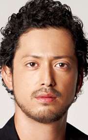 Актер Хироюки Икэути