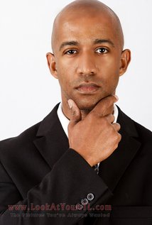 Актер Трэвис Томпсон