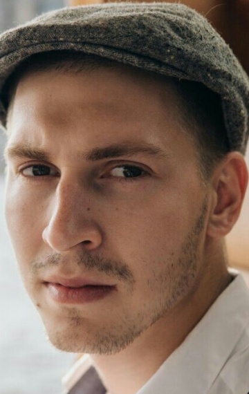 Актер Дмитрий Караневский