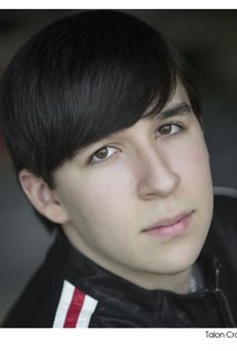 Актер Тэлон Кроу