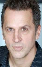 Актер Трой Раптэш