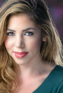 Актер Эмми Эллиотт