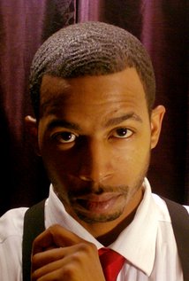 Актер Брэндон Скейлс