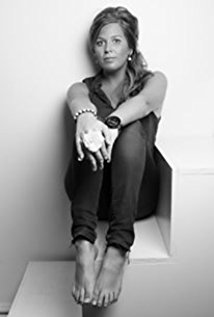 Актер Emelie Beckius