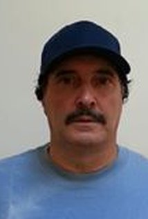 Актер Robert Oliva