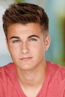 Актер Ивэн Кастелло