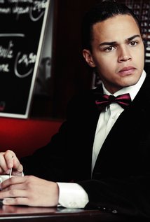Актер Andrew Tisba
