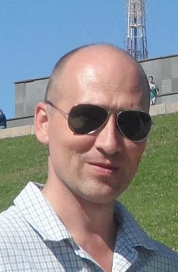 Актер Сергей Новинский