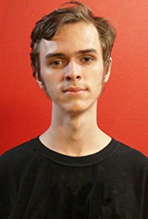 Актер Кайу Петтис