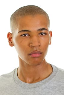 Актер Ayman Khechini