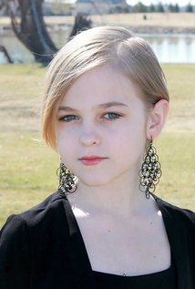 Актер Сара Мур