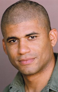 Актер Дориан Нконо