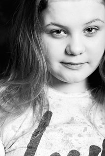 Актер Эмма Клэй