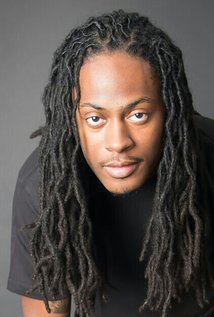 Актер Эмануэл Александр