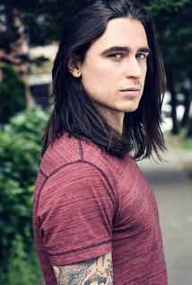 Актер Кайл Гленн Томас