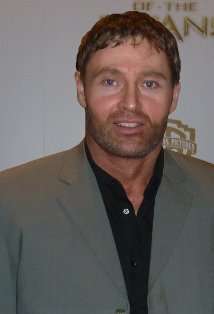 Актер Адриан Буше