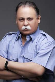 Актер Дипак Ананд