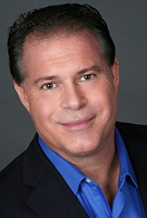 Актер John Sarnie