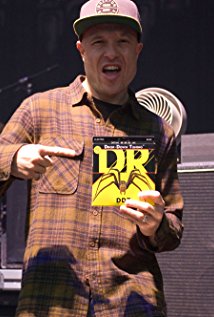 Актер Corey McCormick