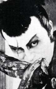 Актер Дэндзиро Окоти