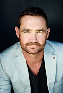 Актер Джон Квестед