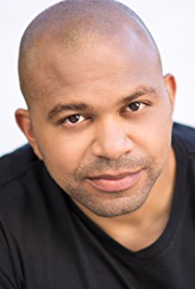 Актер Jean-Pierre Mouzon