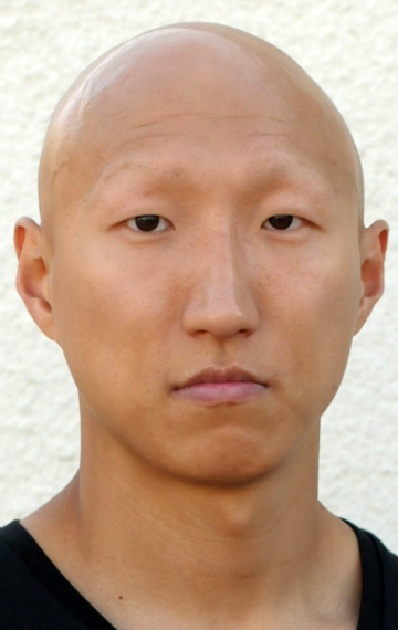 Актер Арнольд Чон