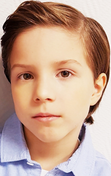 Актер Артём Борзовский