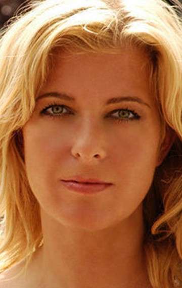 Актер Паприка Стеэн