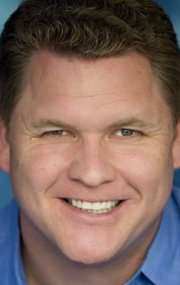 Актер Адам Вернье