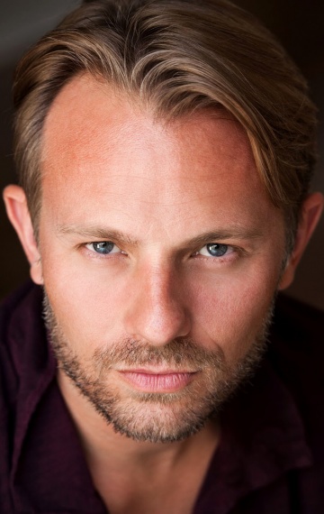 Актер Крэйг Роберт Янг