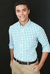 Актер Bryon Tobin