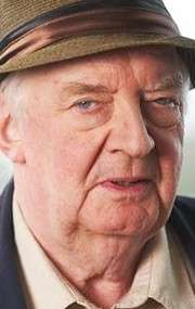 Актер Дэвид Райалл