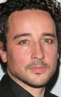 Актер Эйдан МакАрдл