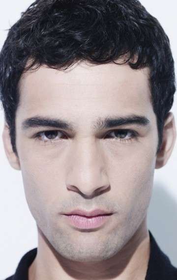 Актер Николя Казале