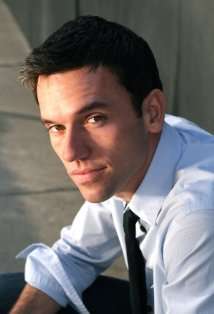 Актер Уорд Робертс