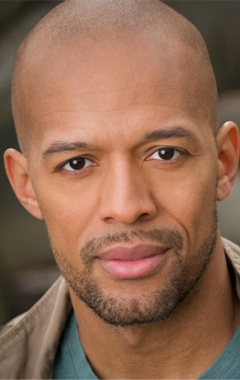 Актер Масео Оливер