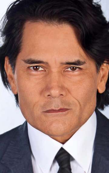 Актер Дж. ЛаРоуз