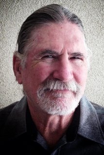 Актер Митч Картер