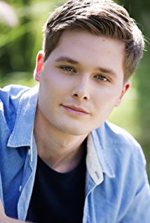 Актер Dylan Stumer